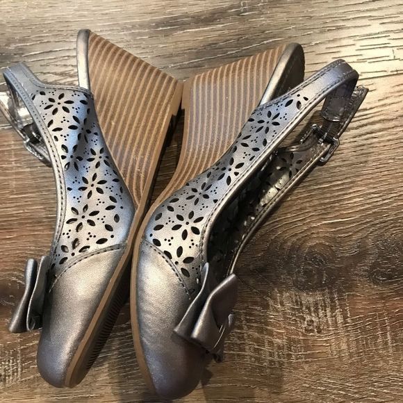 American Eagle Heels - Picture 2 of 4